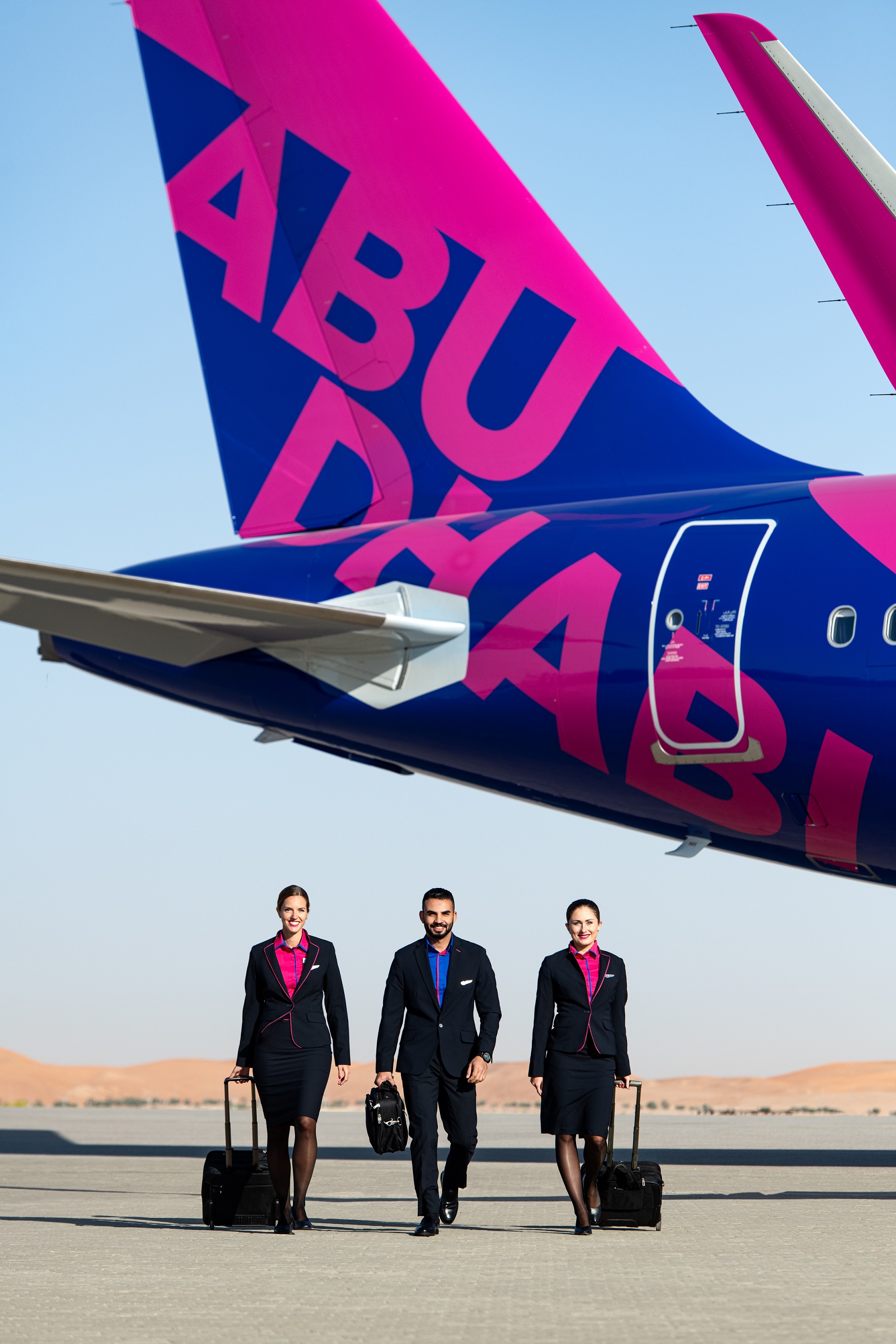 Авиакомпания wizzair. Wizz Air Abu Dhabi. Wizz Air самолеты. 5w7014 Wizz Air. Wizz Air Abu Dhabi 5w7088.